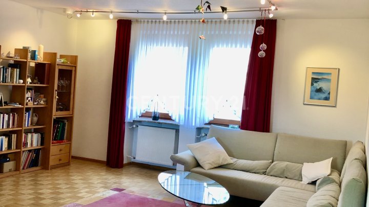 1-2 Familienhaus mit viel Potenzial-perfekt für Familien, Mehrgenerationen & Investoren