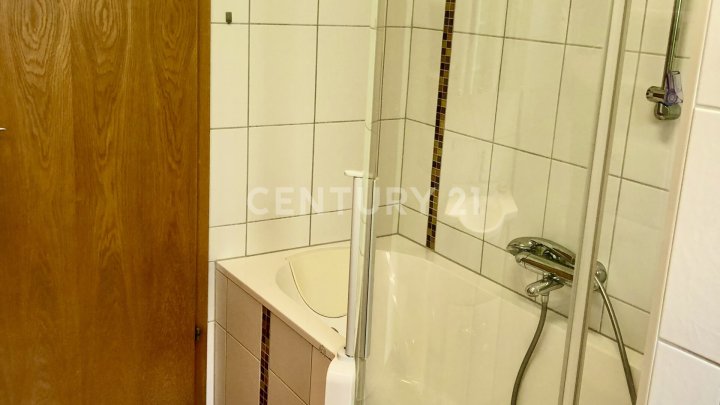 1-2 Familienhaus mit viel Potenzial-perfekt für Familien, Mehrgenerationen & Investoren