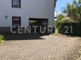 Stellplätze vorm Haus