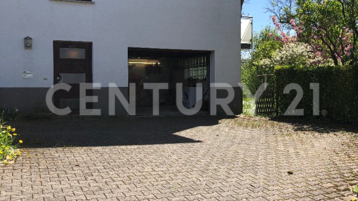 1-2 Familienhaus mit viel Potenzial-perfekt für Familien, Mehrgenerationen & Investoren