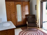 Zimmer - 2. OG mit Zugang zum Balkon