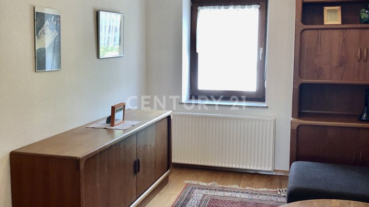 1-2 Familienhaus mit viel Potenzial-perfekt für Familien, Mehrgenerationen & Investoren
