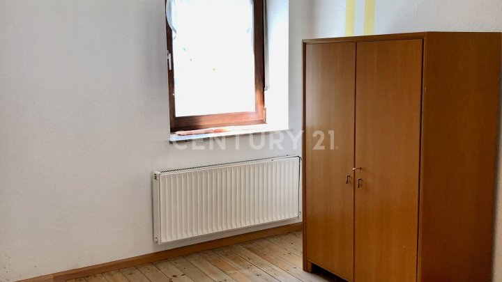 1-2 Familienhaus mit viel Potenzial-perfekt für Familien, Mehrgenerationen & Investoren