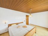 Schlafzimmer von links aus gesehen