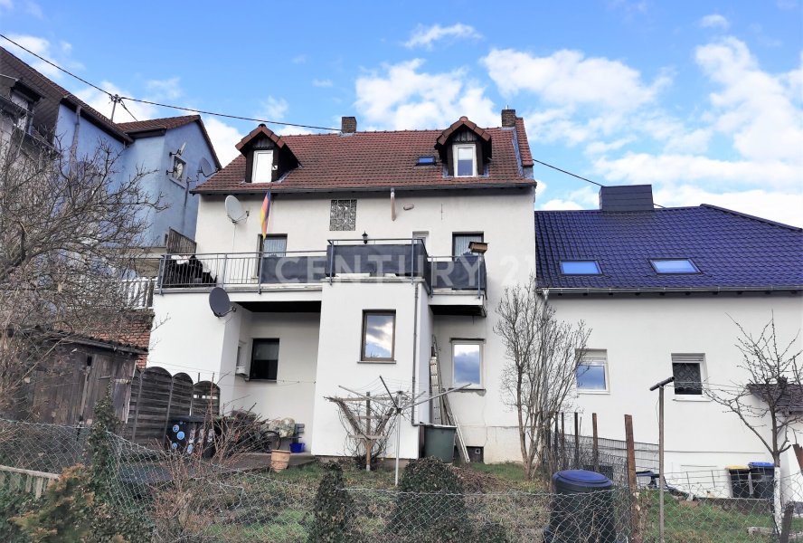 Rückansicht des Hauses mit Gartenbereich 