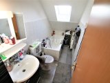 Badezimmer der Dachgeschoss Wohnung