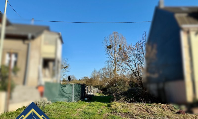 Kompaktes Baugrundstück mit weitläufigen Grünflächen in Beckingen zu verkaufen