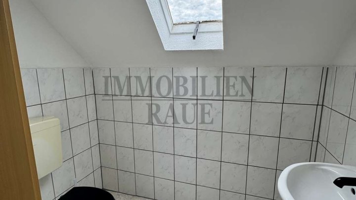 FREISTEHENDES, RENOVIERTES 1 FAMILIENHAUS MIT EINLIEGERWOHNUNG IN SACKGASSE VON SULZBACH