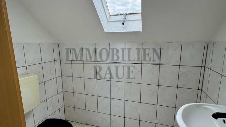 FREISTEHENDES, RENOVIERTES 1 FAMILIENHAUS MIT EINLIEGERWOHNUNG IN SACKGASSE VON SULZBACH