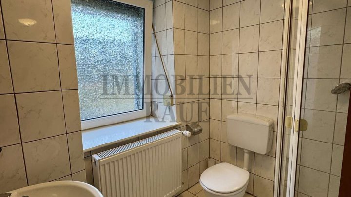 FREISTEHENDES, RENOVIERTES 1 FAMILIENHAUS MIT EINLIEGERWOHNUNG IN SACKGASSE VON SULZBACH
