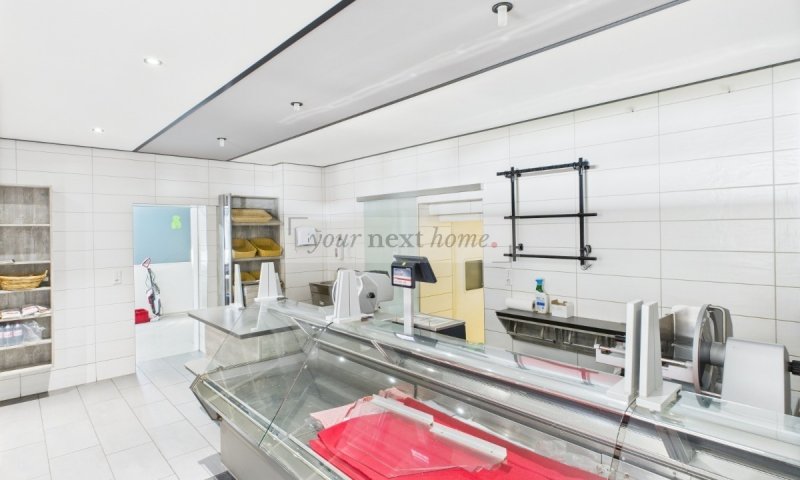 Attraktives und komplett eingerichtetes Wohn-und Geschäftshaus zu verkaufen!