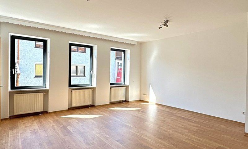 Helle renovierte 2-ZKB Wohnung in zentraler Lage von Illingen