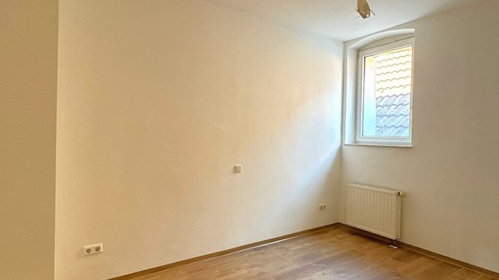Helle renovierte 2-ZKB Wohnung in zentraler Lage von Illingen