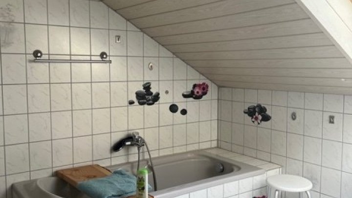 Freistehendes 1-2 Familienhaus in ländlicher Gegend von Rehlingen-Siersburg zu verkaufen