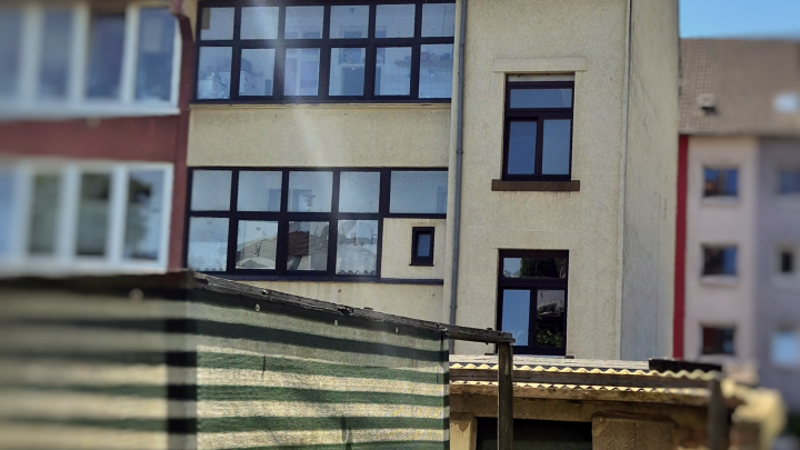 4-Familienhaus mit 3 Garagen und Garten als Rendite oder Eigennutzung