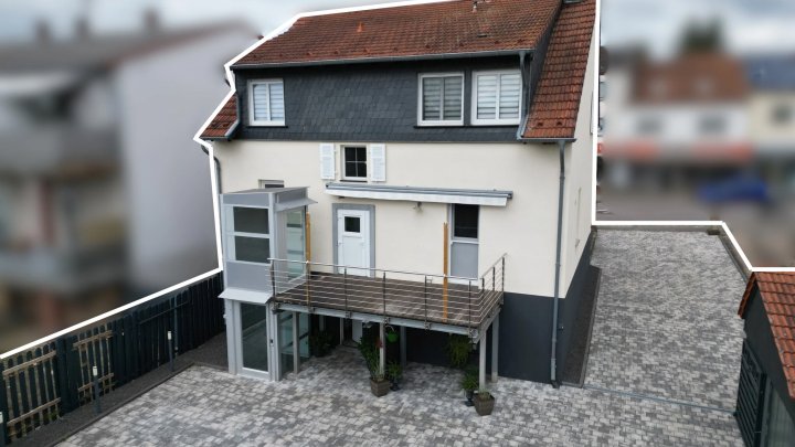 Hochwertiges Einfamilienhaus auf großem Grundstück – Wohnen mit Stil und Komfort