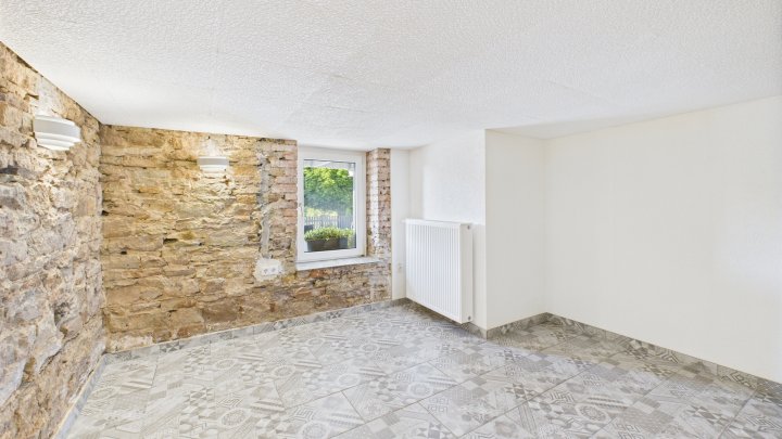 Hochwertiges Einfamilienhaus auf großem Grundstück – Wohnen mit Stil und Komfort