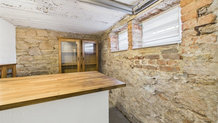 Hochwertiges Einfamilienhaus auf großem Grundstück – Wohnen mit Stil und Komfort