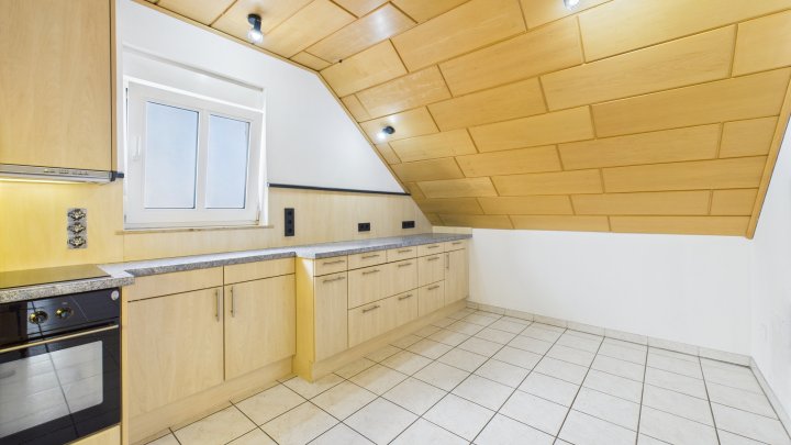 Hochwertiges Einfamilienhaus auf großem Grundstück – Wohnen mit Stil und Komfort