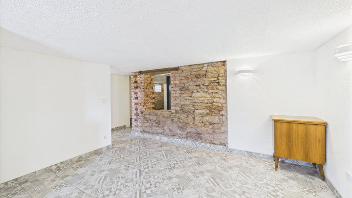 Hochwertiges Einfamilienhaus auf großem Grundstück – Wohnen mit Stil und Komfort