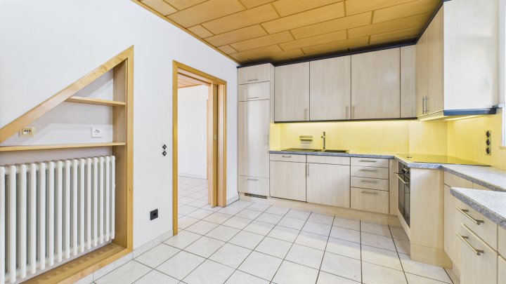 Hochwertiges Einfamilienhaus auf großem Grundstück – Wohnen mit Stil und Komfort