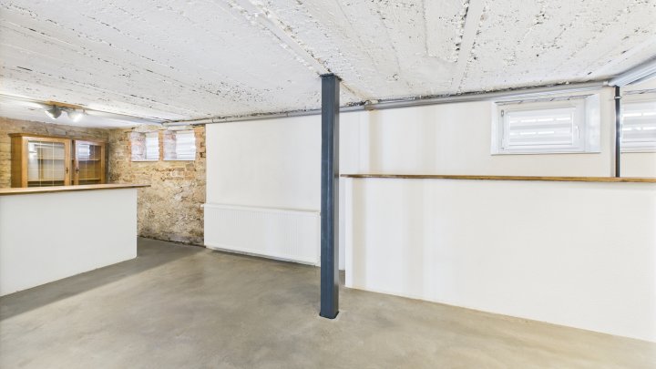 Hochwertiges Einfamilienhaus auf großem Grundstück – Wohnen mit Stil und Komfort