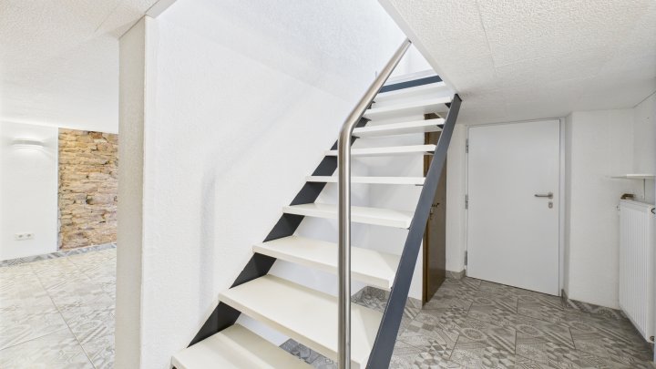Hochwertiges Einfamilienhaus auf großem Grundstück – Wohnen mit Stil und Komfort