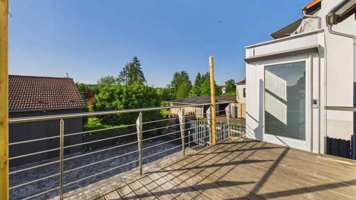 Hochwertiges Einfamilienhaus auf großem Grundstück – Wohnen mit Stil und Komfort
