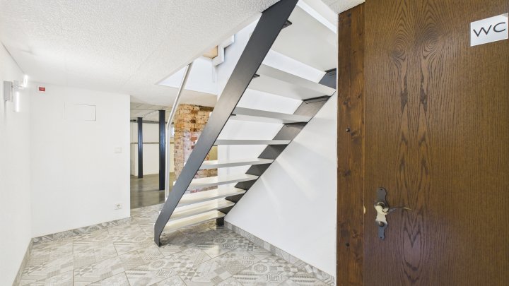 Hochwertiges Einfamilienhaus auf großem Grundstück – Wohnen mit Stil und Komfort