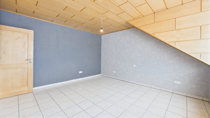 Hochwertiges Einfamilienhaus auf großem Grundstück – Wohnen mit Stil und Komfort
