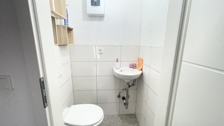 Saniertes Einfamilienhaus mit Einliegerwohnung und zusätzlichem Grundstück in ruhiger Lage von Quierschied