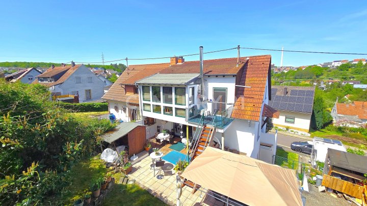 Ein Traum in weiß, Charmantes Einfamilienhaus mit attraktivem Garten in Toplage von Quierschied