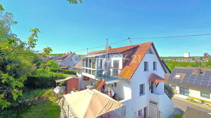 Ein Traum in weiß, Charmantes Einfamilienhaus mit attraktivem Garten in Toplage von Quierschied