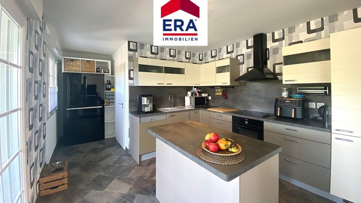 OHNE VERMITTLUNGSGEBÜHREN ! EINFAMILIENHAUS MIT WEITSICHT IN RUHIGER LAGE VON BERVILLER/FR