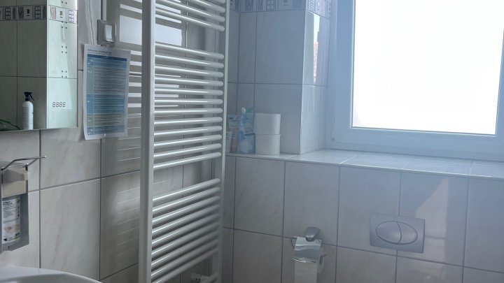 1-Familienhaus mit Gewerbeeinheit in begehrter Ortslage von Wadgassen zu verkaufen
