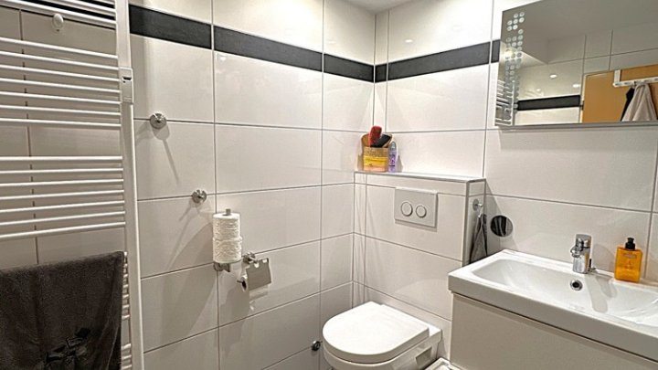 Modern renovierte 4-ZKB mit Balkon + Garage in bevorzugter Höhenlage