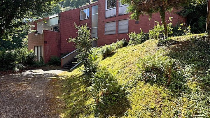 Modern renovierte 4-ZKB mit Balkon + Garage in bevorzugter Höhenlage