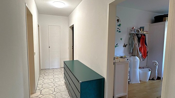 Modern renovierte 4-ZKB mit Balkon + Garage in bevorzugter Höhenlage