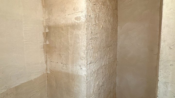 Kernsanierte 4-ZKB Wohnung nahe St. Arnualer Markt. Einbauküche + eigener Eingang