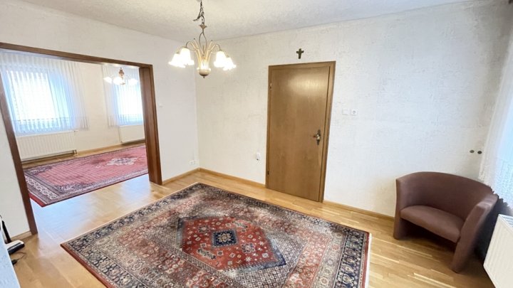 Einfamilienhaus mit schönem Garten – ruhig gelegen mit Stellplatz