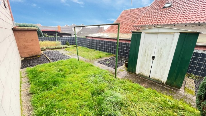 Einfamilienhaus mit schönem Garten – ruhig gelegen mit Stellplatz
