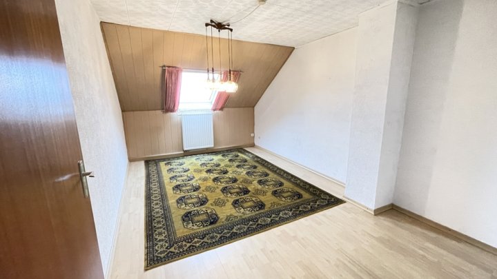 Einfamilienhaus mit schönem Garten – ruhig gelegen mit Stellplatz