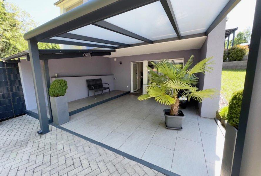 überdachte Terrasse