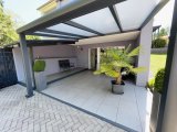 überdachte Terrasse