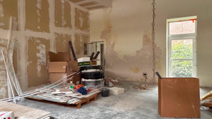 Sanierte Gastro-, Laden- oder Bürofläche mit Schaufenster, zentral in der Kaiserstraße