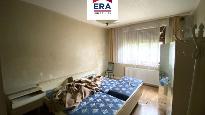 RESERVIERT-EINFAMILIENHAUS MIT GROSSEM GRUNDSTÜCK UND WEITSICHT, SANIERUNGSBEDÜRFTIG IN GROSSROSSELN