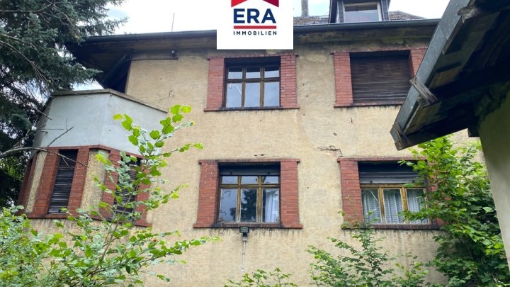 RESERVIERT-EINFAMILIENHAUS MIT GROSSEM GRUNDSTÜCK UND WEITSICHT, SANIERUNGSBEDÜRFTIG IN GROSSROSSELN