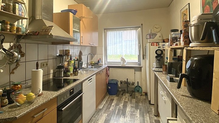 EINFAMILIENHAUS, FREISTEHEND IN GROSSROSSELN/NASSWEILER