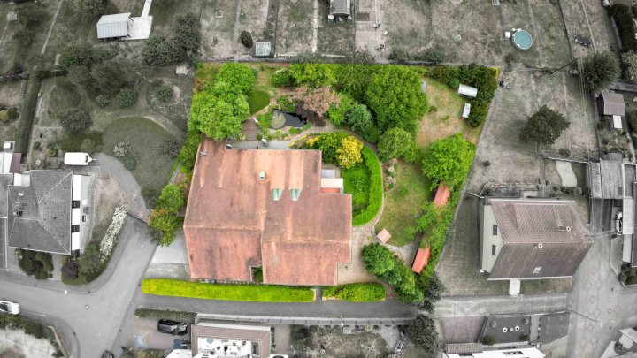 Ein Architekten-Wunder in Bestlage – Exklusive Villa mit Parkgarten und Wellness-Oase