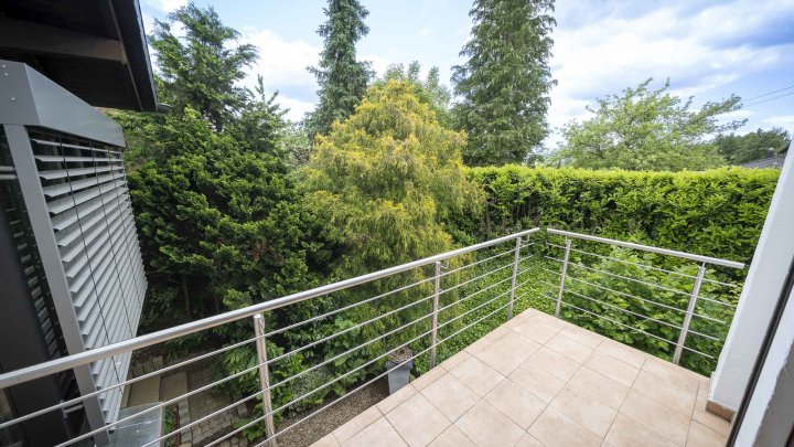 Ein Architekten-Wunder in Bestlage – Exklusive Villa mit Parkgarten und Wellness-Oase